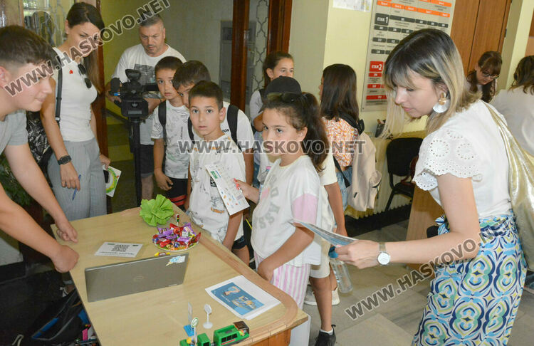 Ученици от три училища представят иновативни идеи на фестивала „Сай Хай“ 