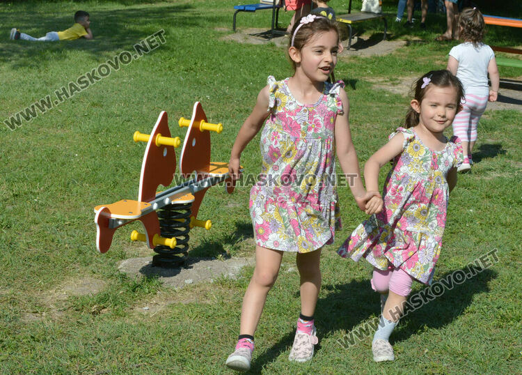 „Инър уил“ Хасково обособи детски кът на „Ямача“ с поставяне на нови съоръжения