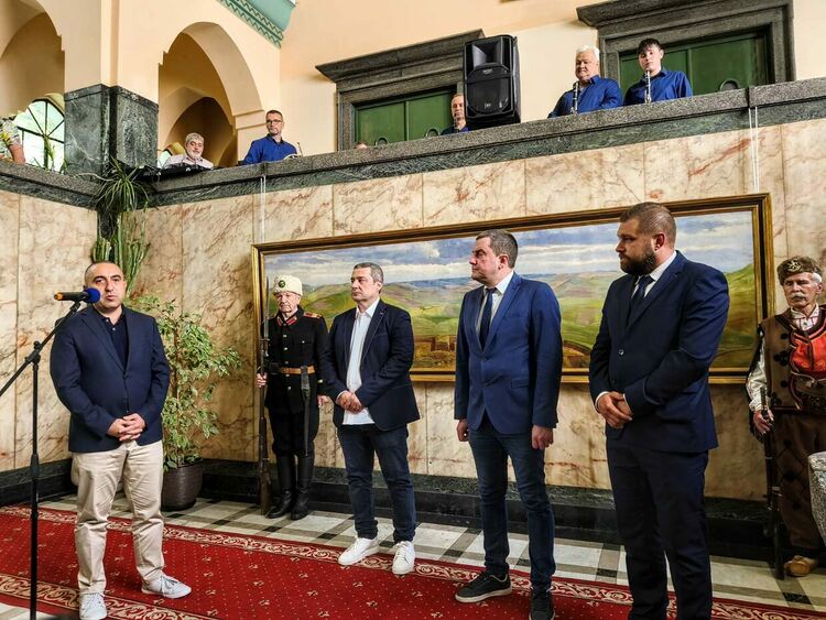 В сградата на Минната дирекция в Перник бe представена картината „Дойрански позиции“ 