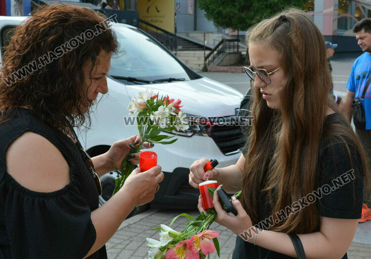 Бдение за Маги на 40-ия ден след убийството ѝ в Хасково