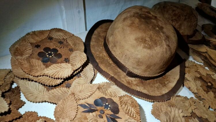 Шапки от гъби - атракцията на малко румънско селце 