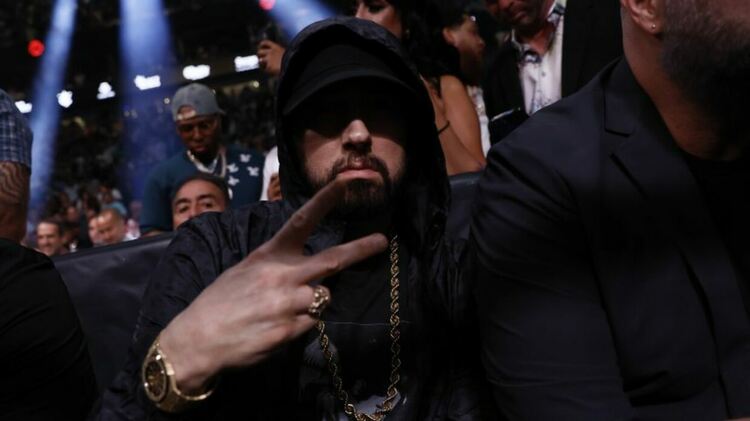 Eminem съди компанията на Марк Зукърбърг за 100 млн. долара