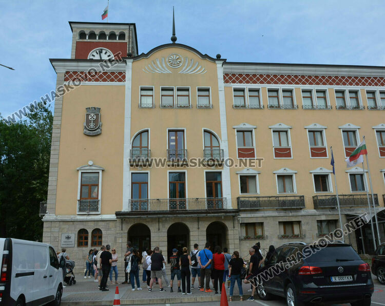 Бдение за Маги на 40-ия ден след убийството ѝ в Хасково