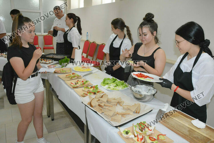 Гимназията по туризъм представи 5 специалности пред бъдещи възпитаници