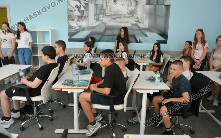 ПМГ-Хасково отвори врати за бъдещи гимназисти, предстои състезание за прием на петокласници