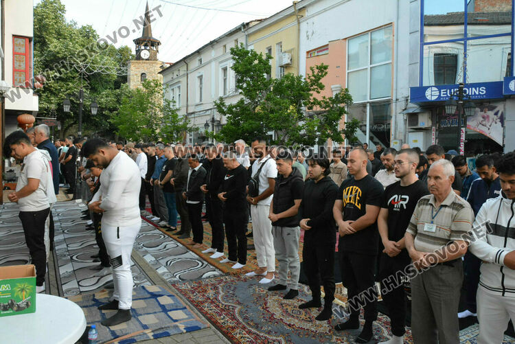 Мюсюлманите препълниха джамиите в Хасково за Курбан Байрам