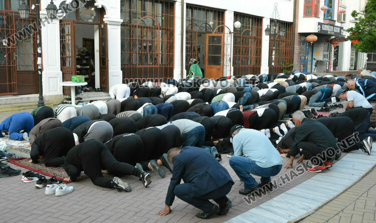 Мюсюлманите препълниха джамиите в Хасково за Курбан Байрам