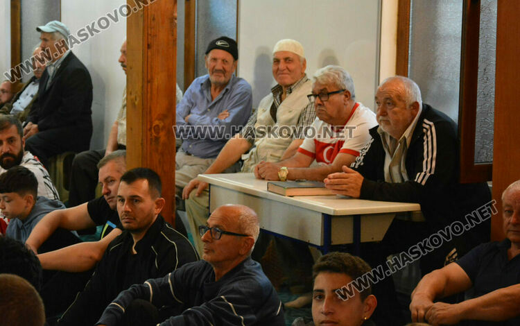 Мюсюлманите препълниха джамиите в Хасково за Курбан Байрам
