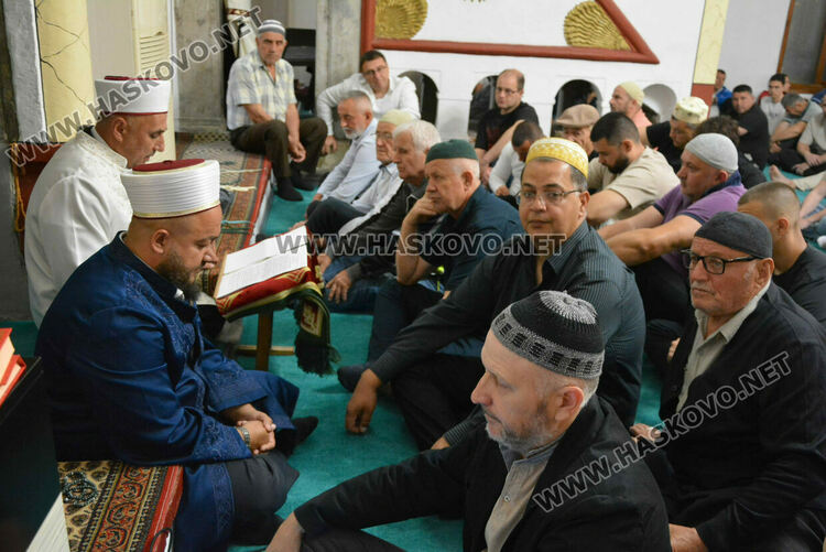 Мюсюлманите препълниха джамиите в Хасково за Курбан Байрам