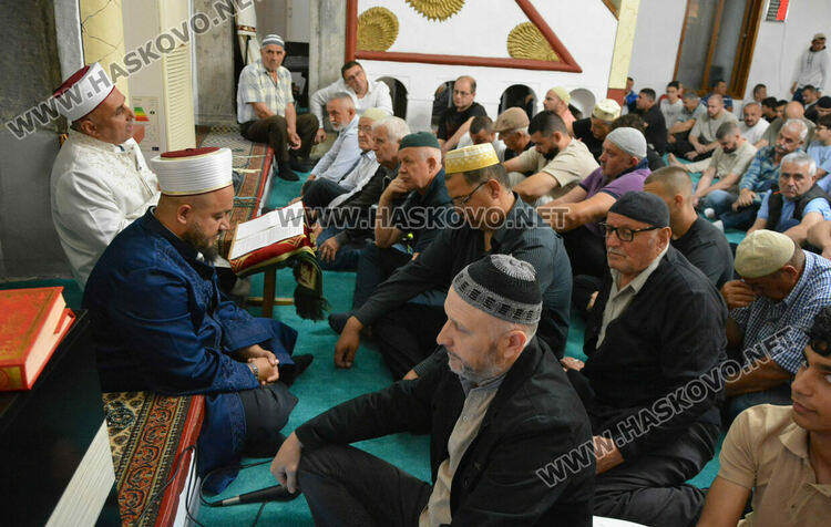 Мюсюлманите препълниха джамиите в Хасково за Курбан Байрам