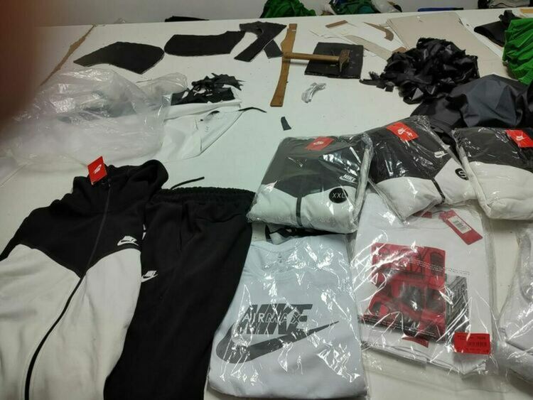 Иззеха стоки „ментета“ и безакцизни цигари от автобус на границата