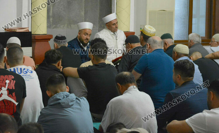 Мюсюлманите препълниха джамиите в Хасково за Курбан Байрам