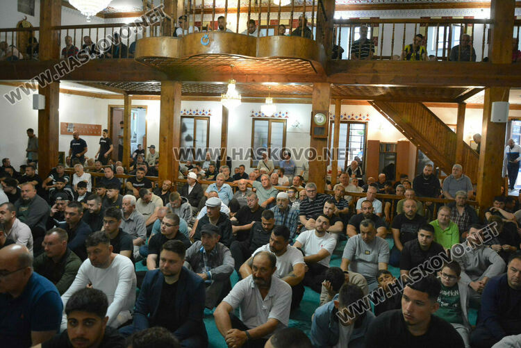 Мюсюлманите препълниха джамиите в Хасково за Курбан Байрам