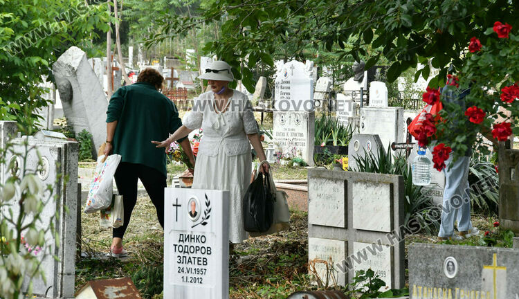 На Черешова задушница хасковлии почетоха покойни близки