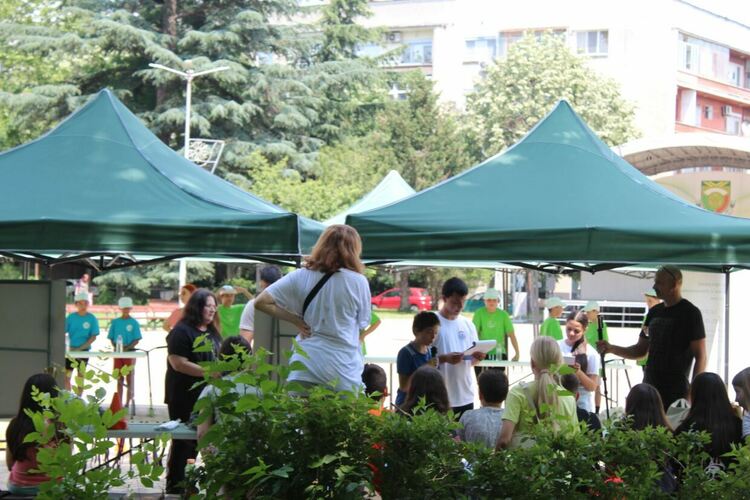 Петокласници от Димитровград премериха знания и умения в състезанието „Ваканция, здравей! Да играем безопасно!“ 