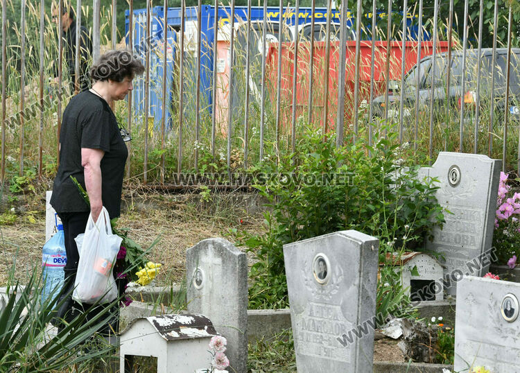 На Черешова задушница хасковлии почетоха покойни близки