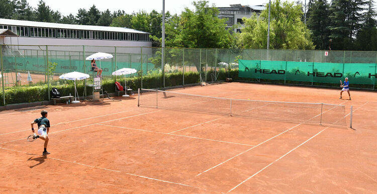 Калоян Шиков спечели титлата при юношите, Моника Господинова триумфира след над 4-часов мач