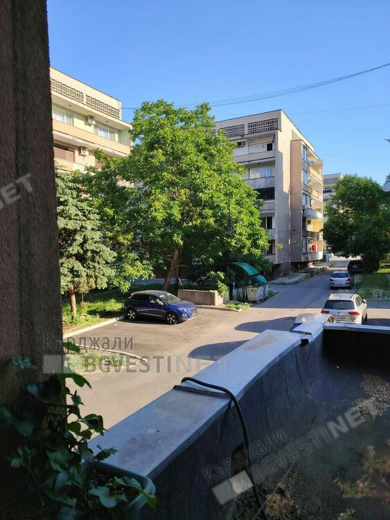 Хитрец „заобикаля” Синята зона в Кърджали,паркира със свалени номера