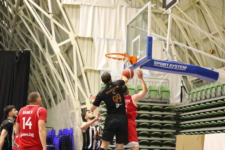 „Локомотив“ ликува, „Хасково“ отново със сребърните медали