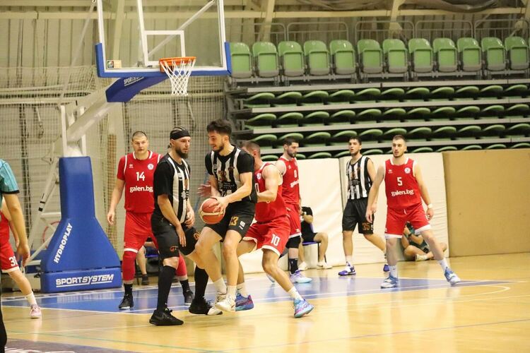 „Локомотив“ ликува, „Хасково“ отново със сребърните медали