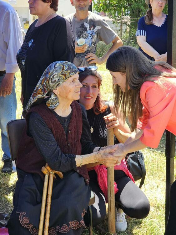 С молебен и символична първа копка започна строителството на новия параклис „Света Троица“ в Браница