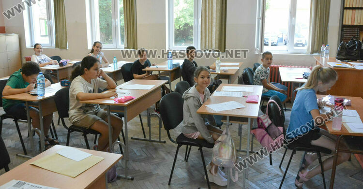 44 деца се явиха на математическо състезание за прием в 5 клас в ПМГ-Хасково