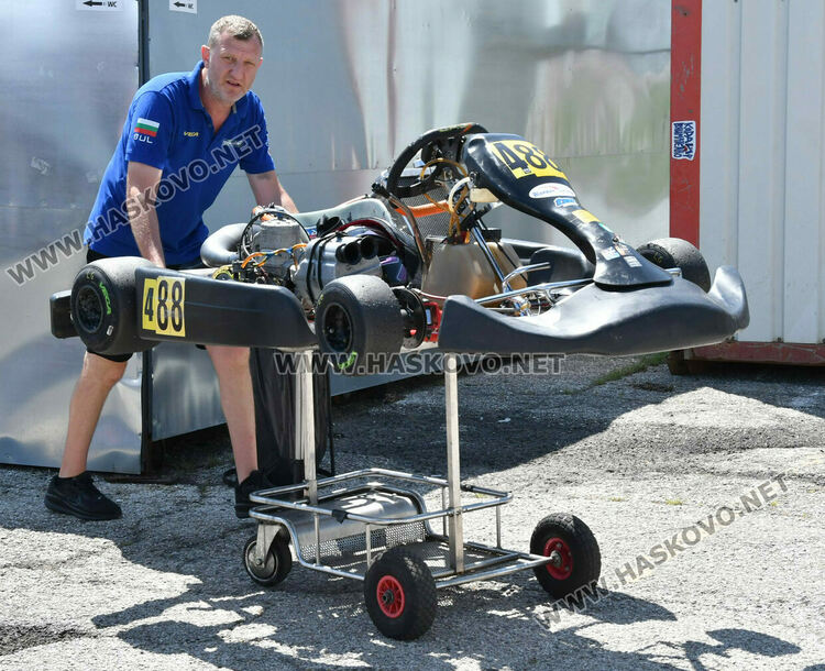 52 пилоти се включиха в 3-ия кръг на националния шампионат на картинг пистата край Хасково