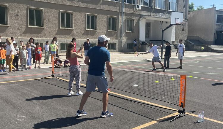 „Фондация Григор Димитров“ проведе открит урок по тенис в Хасково