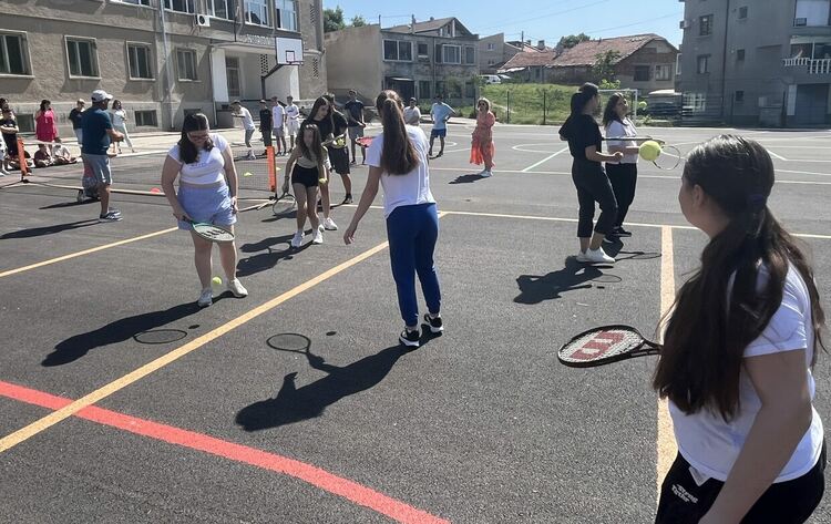 „Фондация Григор Димитров“ проведе открит урок по тенис в Хасково