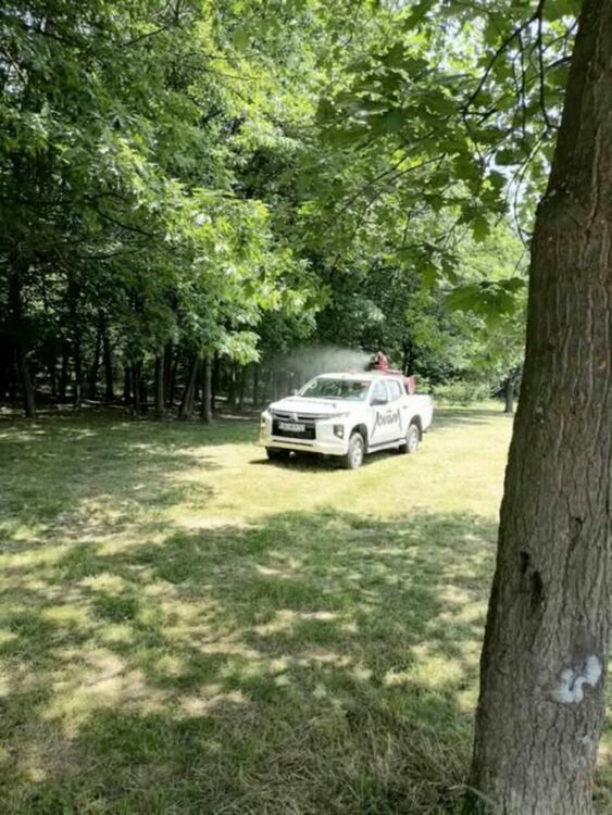 Нa 08.06.2025 г. от 22:00 /05:00 часа на територията на селата в Община Радомир ще се извърши поетапна масова обработка срещу кърлежи и бълхи