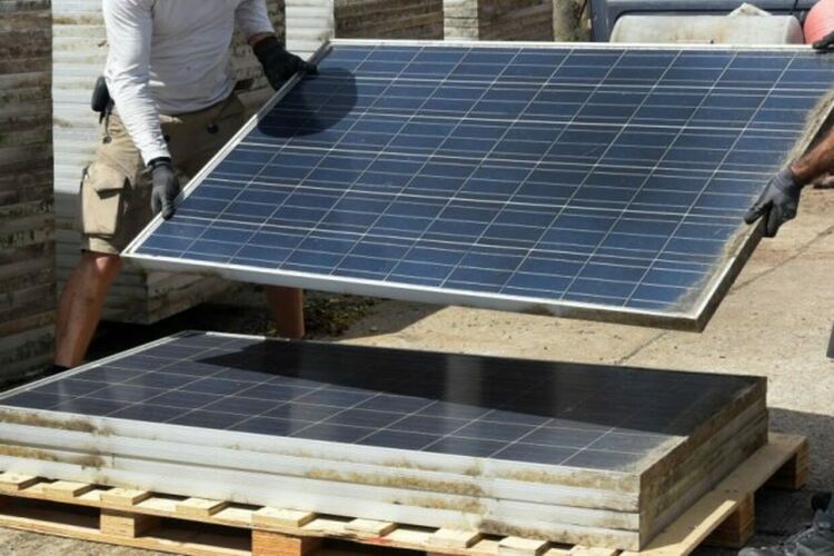 Увеличените такси ще вдигнат и цените на слънчевите панели