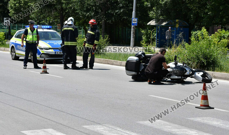 Изписаха за домашно лечение пострадалия при катастрофа моторист в Хасково