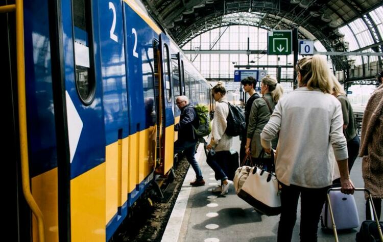 Мащабна стачка ще засегне трафика по жп мрежата на Нидерландия във вторник