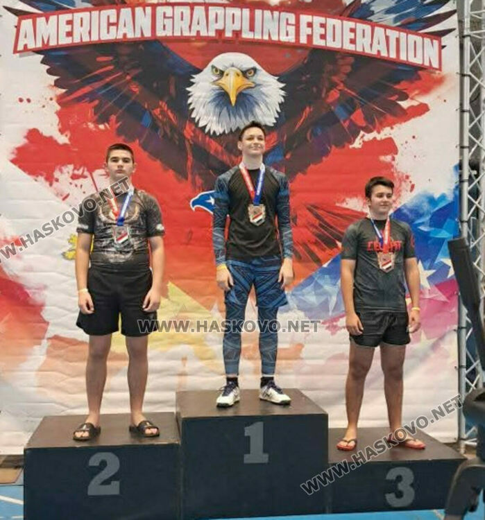 Състезателите на „Комбат спорт“ със сребро и 4-то място от силен турнир във Варна