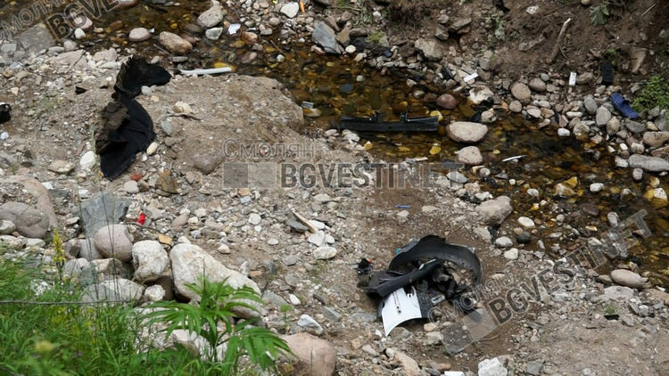 Загиналото при катастрофа край Широка лъка момче ,според местни е взел чужда кола в нетрезво състояние/ ГАЛЕРИЯ/