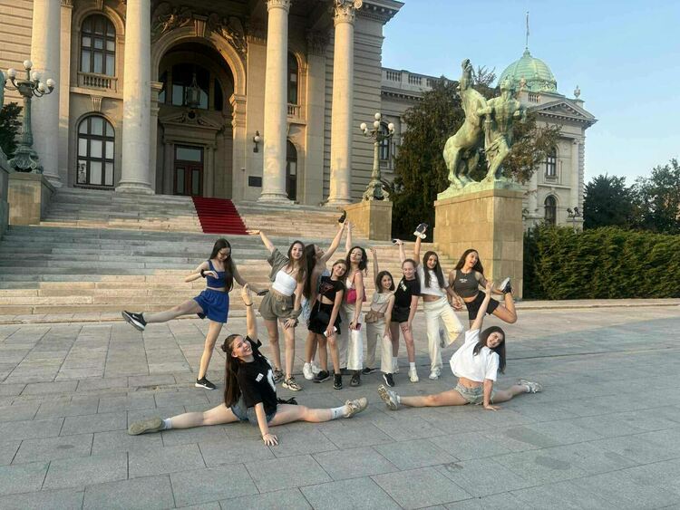 Танцьорите на „Рона“ с огромен успех от състезание в Белград