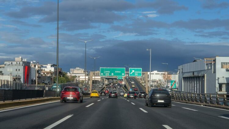 Гърция вдига още глобите на пътя: До 4 хиляди евро и отнемане на книжка за 10 години, ако карате пил