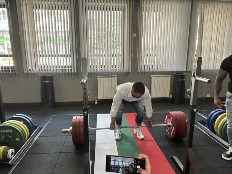 В Девин откриха ултрамодерна зала за Карлос Насар