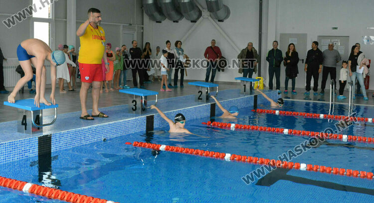 Общината кани млади плувци на състезание в Хасково