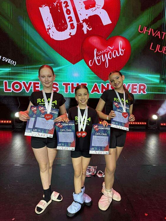 Танцьорите на „Рона“ с огромен успех от състезание в Белград