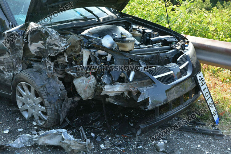 Дете и още двама пострадаха при челна катастрофа