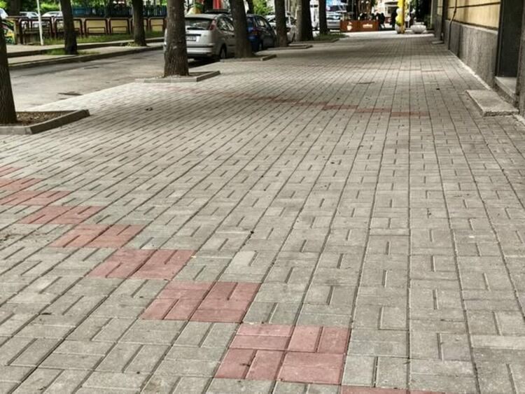 Изграждат се нови тротоари в кв. Изток