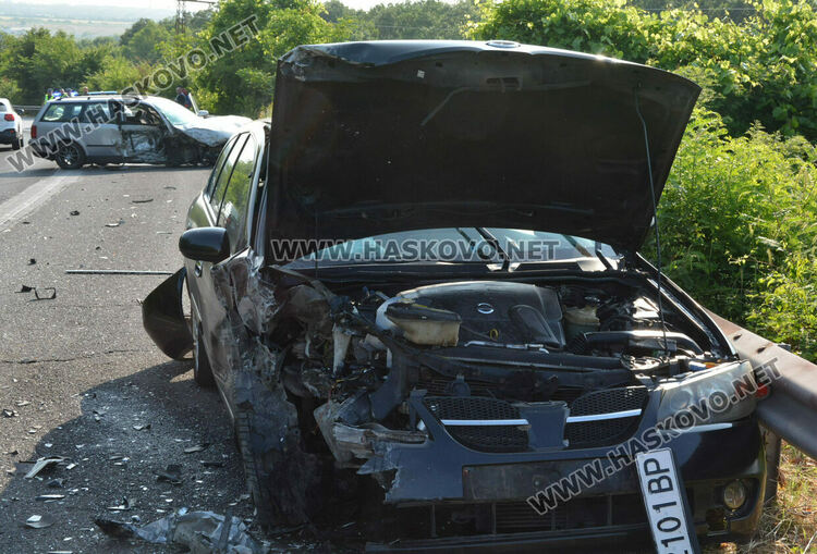 МВР: И двамата водачи имат вина за катастрофата с тримата пострадали