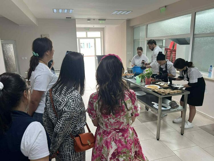 „От уличната храна към изтънчения вкус“ – открита учебна практика в хасковската гимназията по туризъм