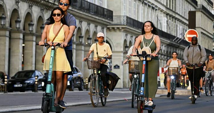 Тротинетките - неизменна част от градския пейзаж