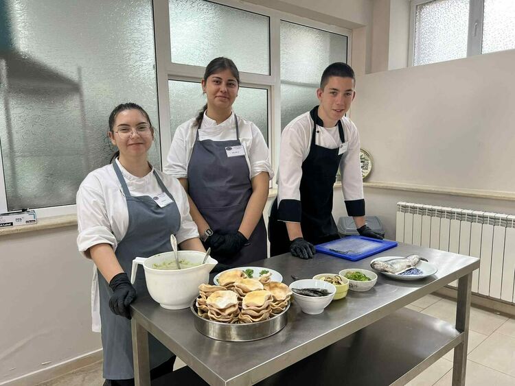 „От уличната храна към изтънчения вкус“ – открита учебна практика в хасковската гимназията по туризъм