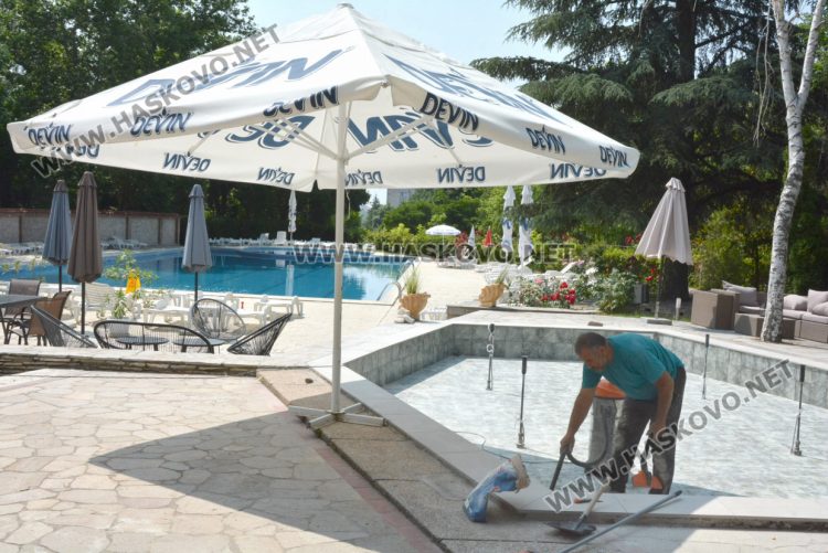 Повечето басейни в парк „Кенана“ вече отвориха, но все още са пусти