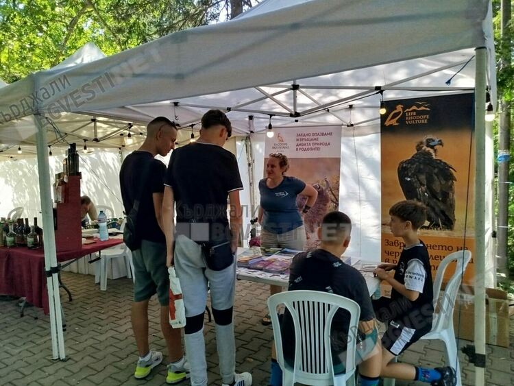 Фермерски пазар с производители от страната бе открит в Градската градина на Кърджали