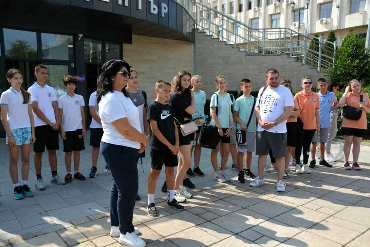 Ученици от Асеновград търсиха историческо „съкровище“ в града