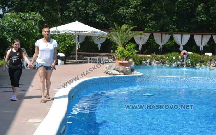 Повечето басейни в парк „Кенана“ вече отвориха, но все още са пусти